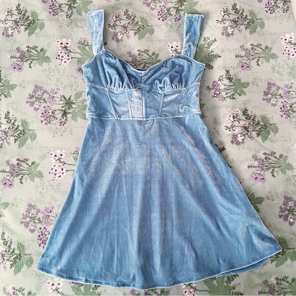 UO Genevieve Velvet Mini Dress ❄️💙